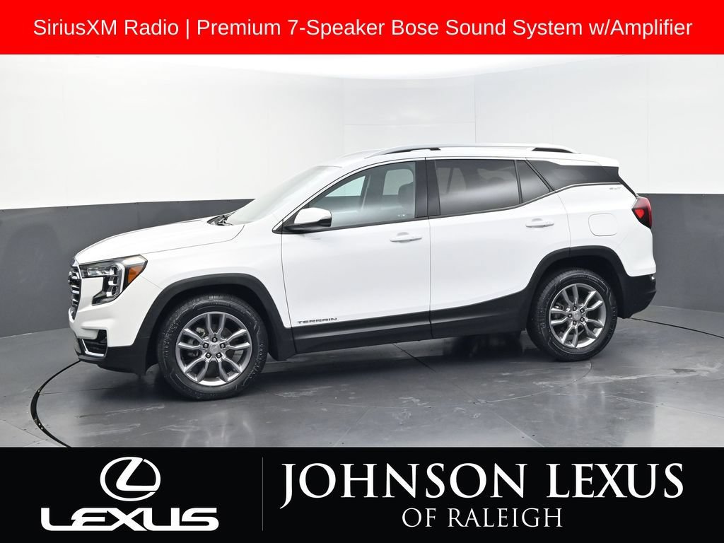 Used 2022 GMC Terrain SLT w/ Infotainment Package II FWD image 2
