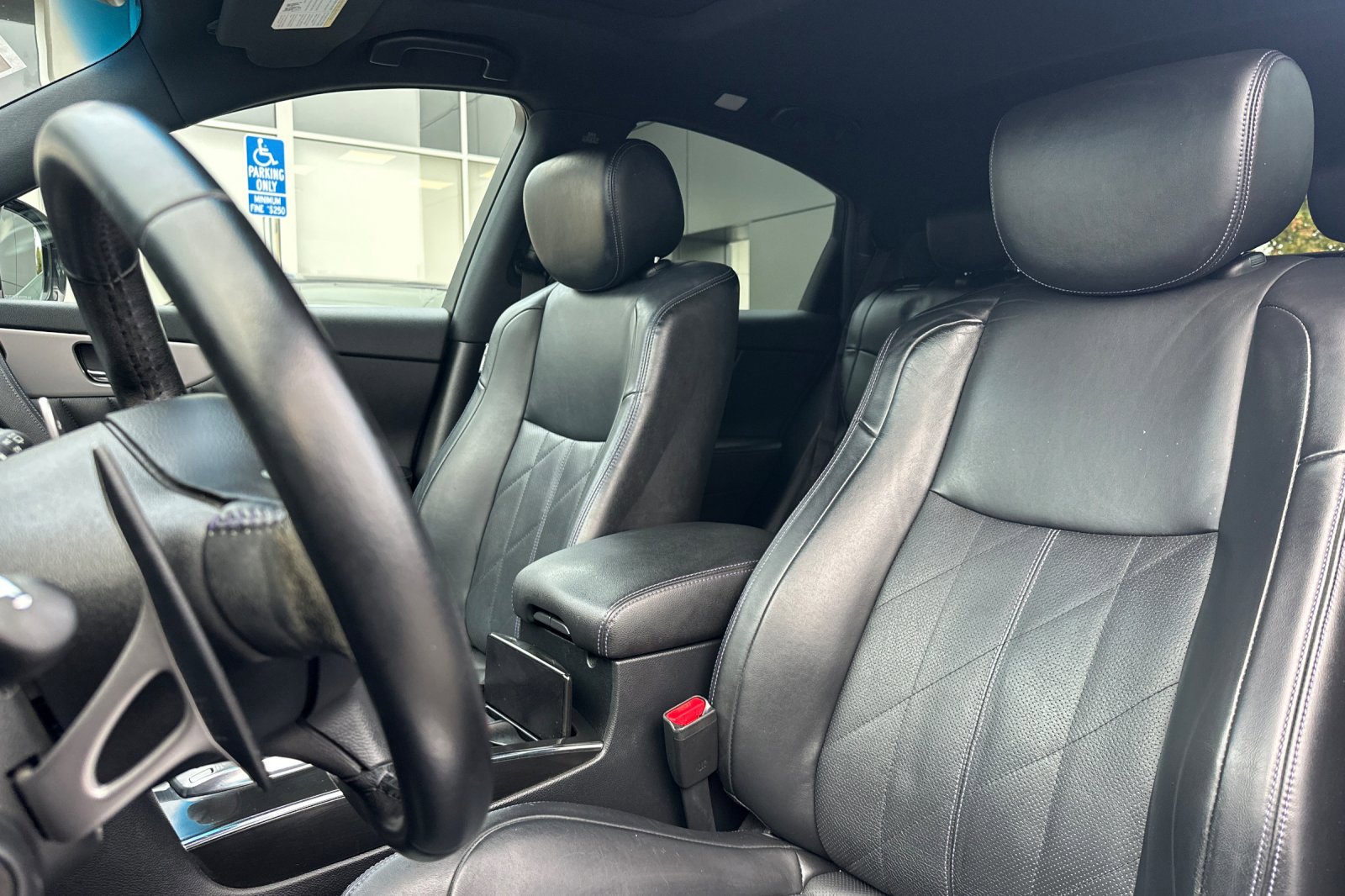 Used 2017 INFINITI QX70 AWD w/ Premium Package image 22