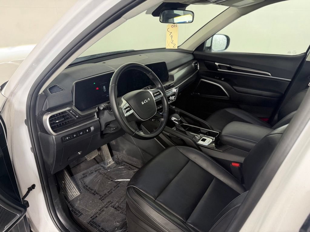 Used 2025 Kia Telluride S AWD/4WD image 14