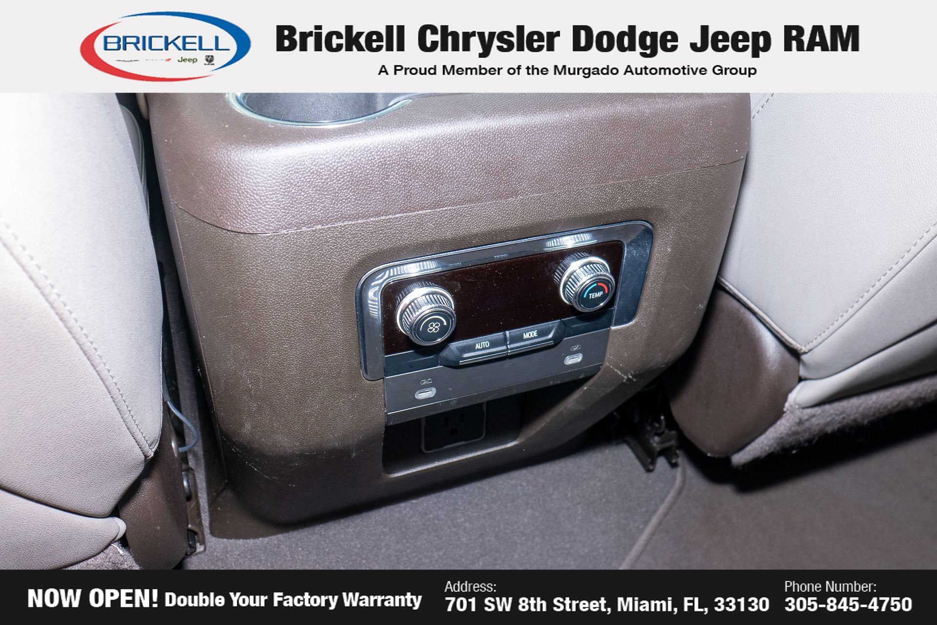 Used 2024 GMC Yukon XL SLT RWD image 24
