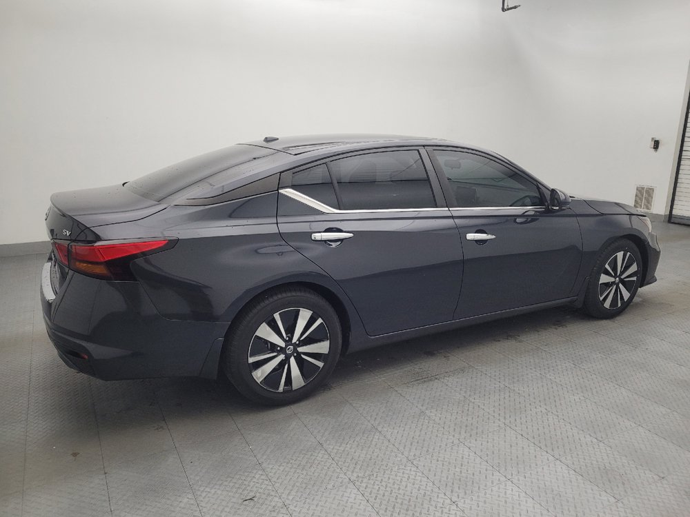 Used 2022 Nissan Altima 2.5 SV w/ SV Premium Package FWD image 3