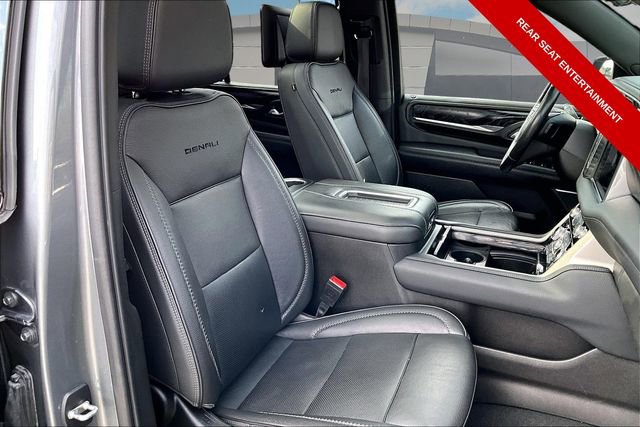 Used 2021 GMC Yukon Denali w/ Denali Premium Package image 9