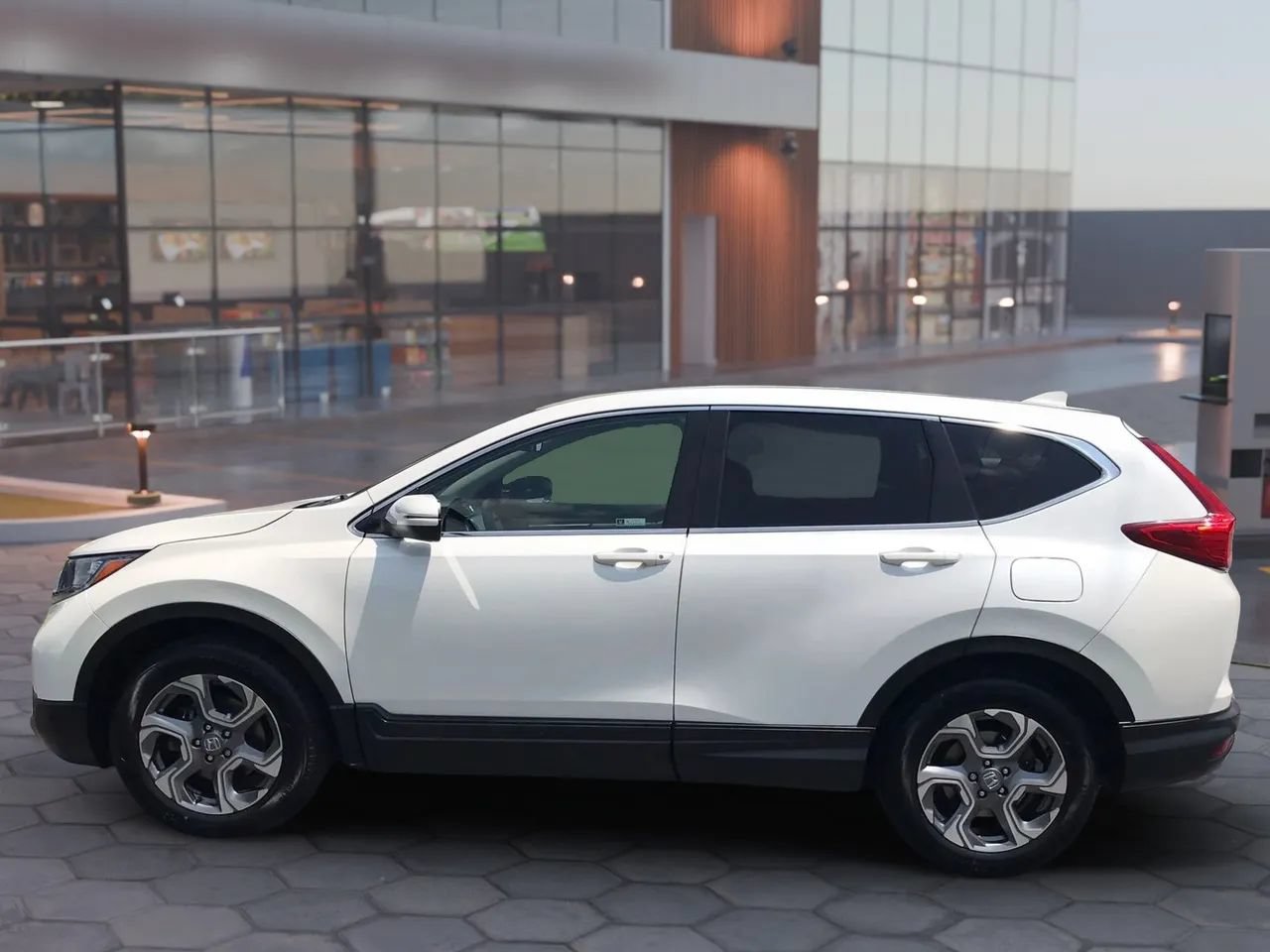 Used 2018 Honda CR-V EX image 5