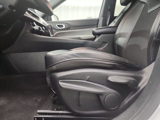 Used 2024 Jeep Compass Latitude image 14