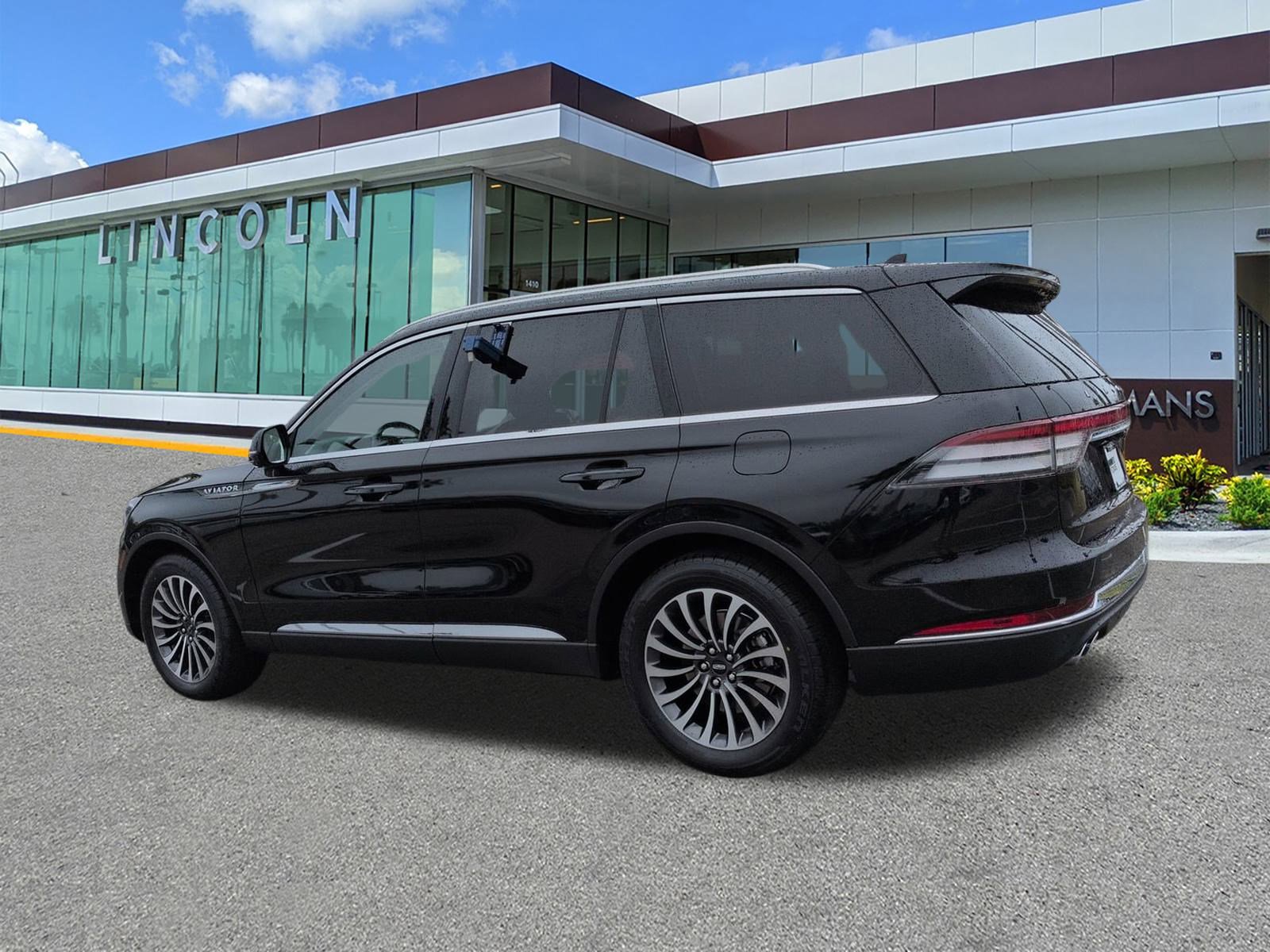 Certified 2023 Lincoln Aviator Reserve w/ Elements Package Plus image 7
