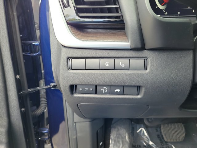 Used 2024 Nissan Rogue Platinum w/ Platinum Premium Package FWD image 22