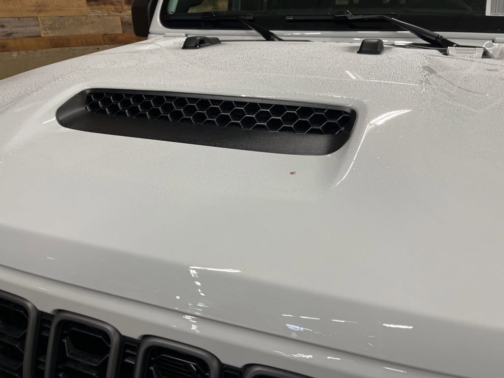 New 2026 Jeep Gladiator Mojave AWD/4WD image 9