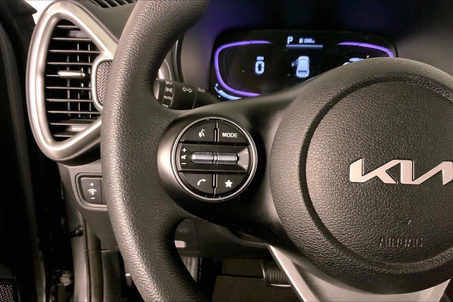 Certified 2025 Kia Soul LX FWD image 18
