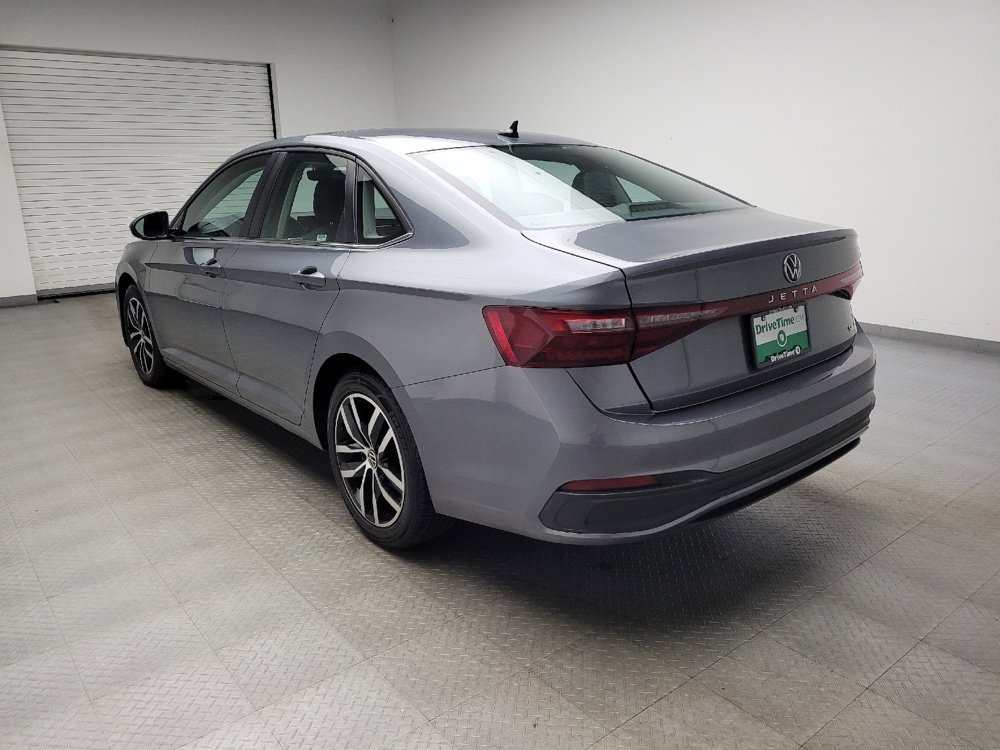Used 2025 Volkswagen Jetta SE FWD image 5