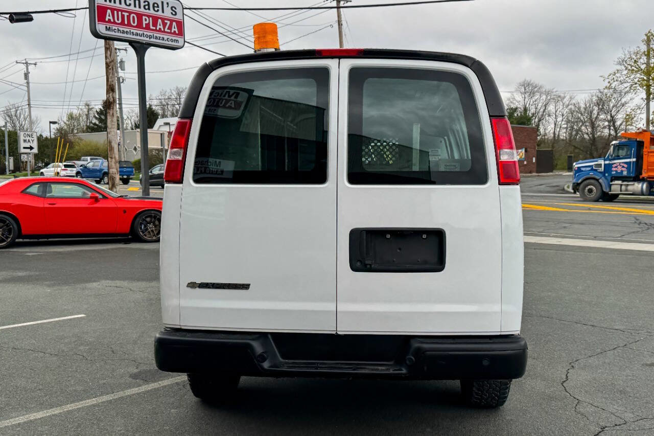 Used 2020 Chevrolet Express 2500 w/ Driver Convenience Package RWD image 5