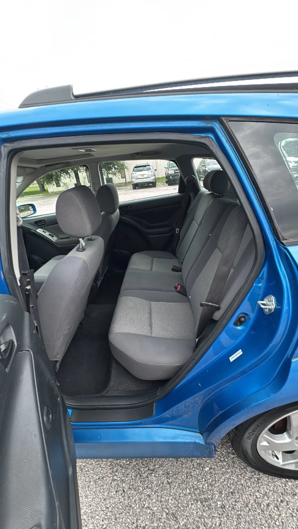 Used 2008 Pontiac Vibe w/ Sport Package FWD image 16