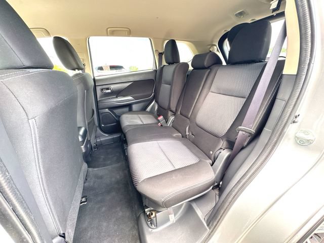 Used 2018 Mitsubishi Outlander ES AWD/4WD image 23