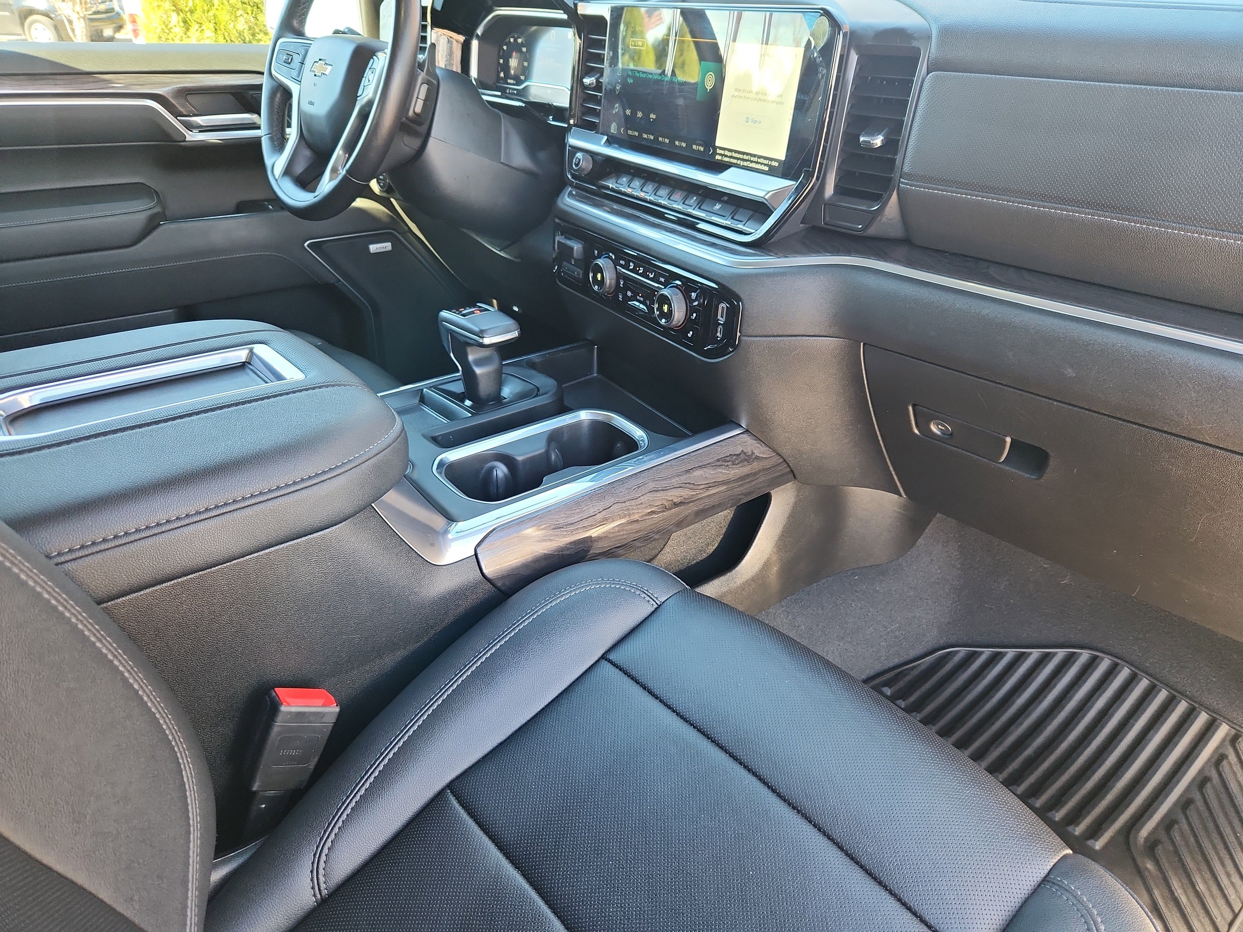 Used 2022 Chevrolet Silverado 1500 LTZ image 14