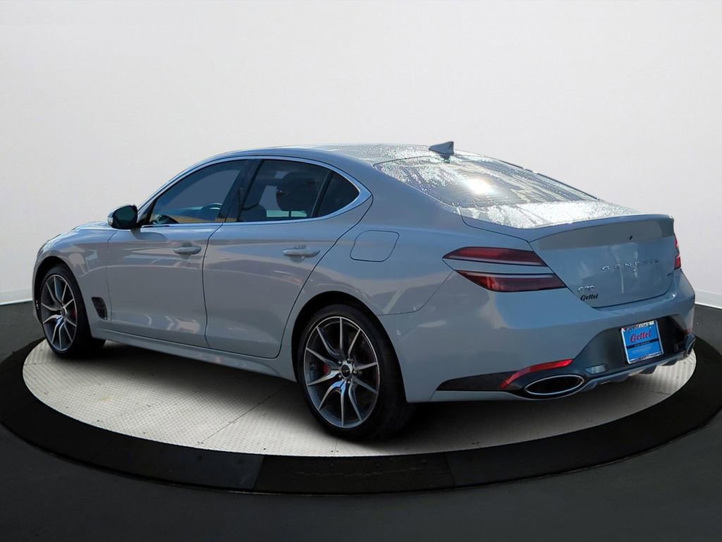 Used 2025 Genesis G70 2.5T image 6