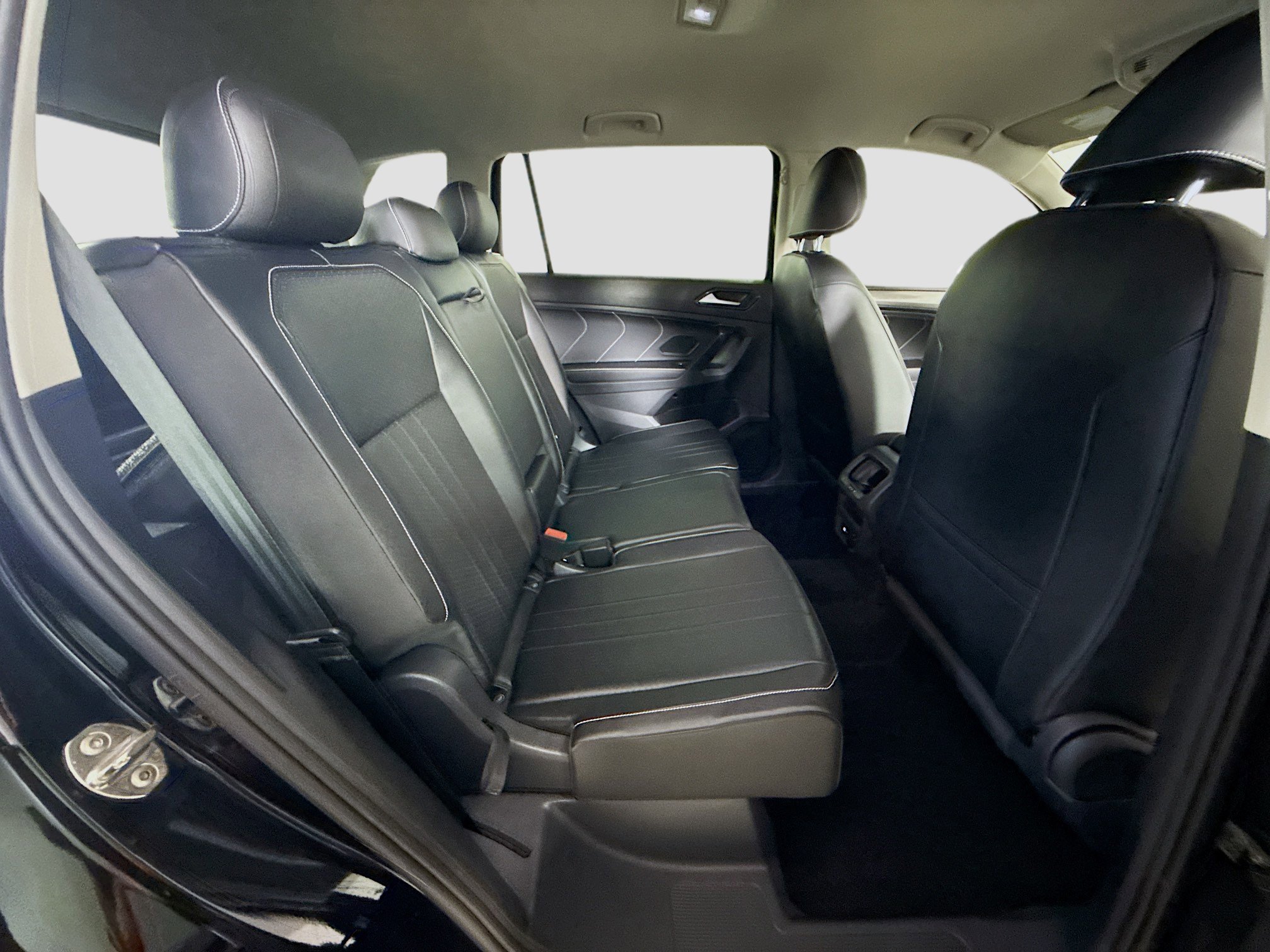 Used 2022 Volkswagen Tiguan SE FWD image 27