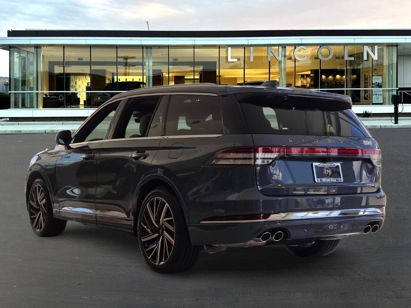 New 2026 Lincoln Aviator Black Label w/ Dynamic Handling Package AWD/4WD image 4