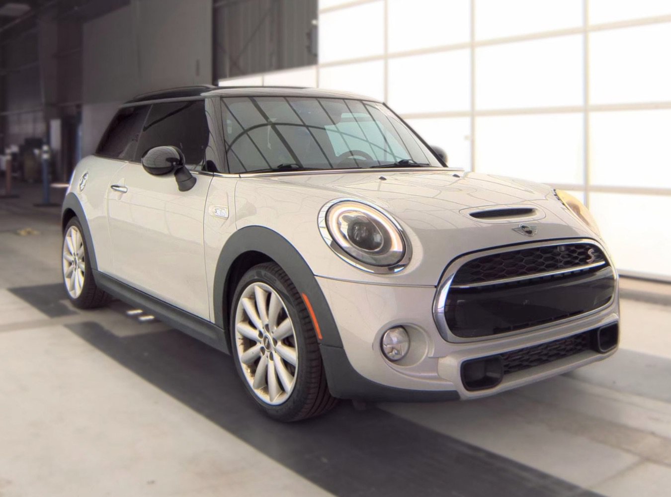 Used 2017 MINI Cooper S FWD image 3