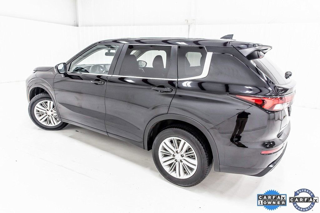 Used 2024 Mitsubishi Outlander ES image 4