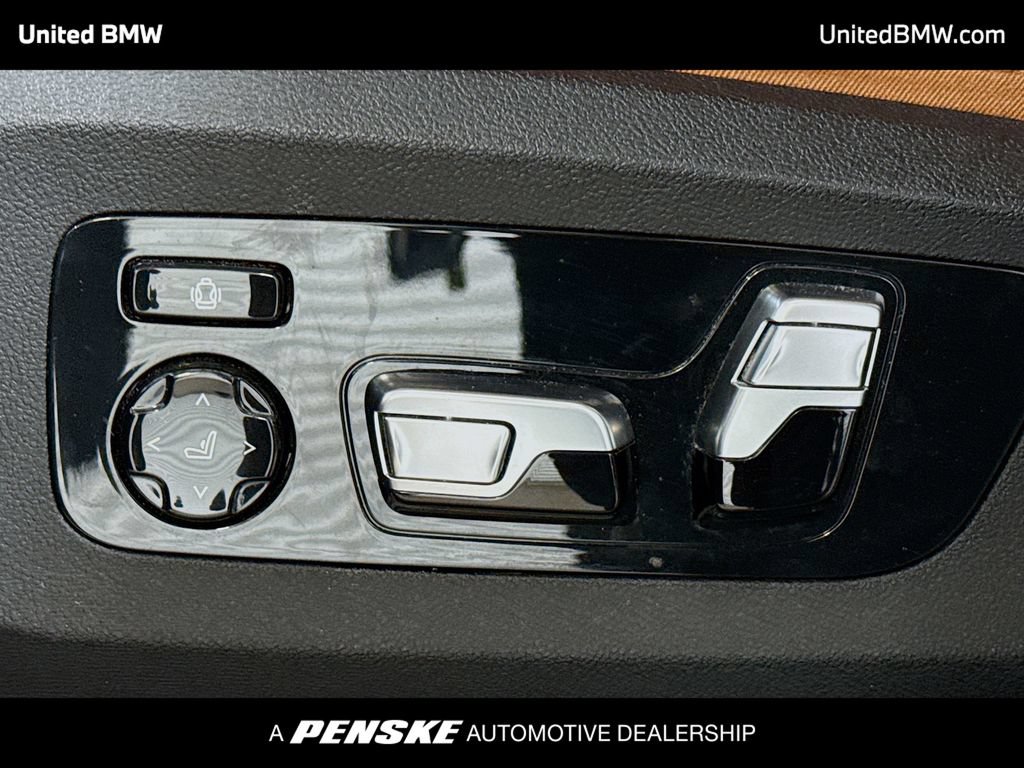 Used 2023 BMW X7 xDrive40i w/ Executive Package AWD/4WD image 4