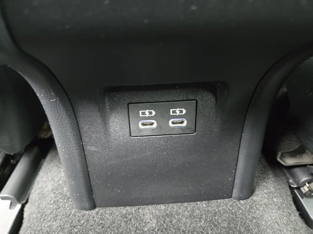 Used 2025 Toyota Prius LE FWD image 13