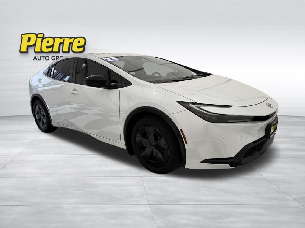 Used 2023 Toyota Prius LE FWD image 6