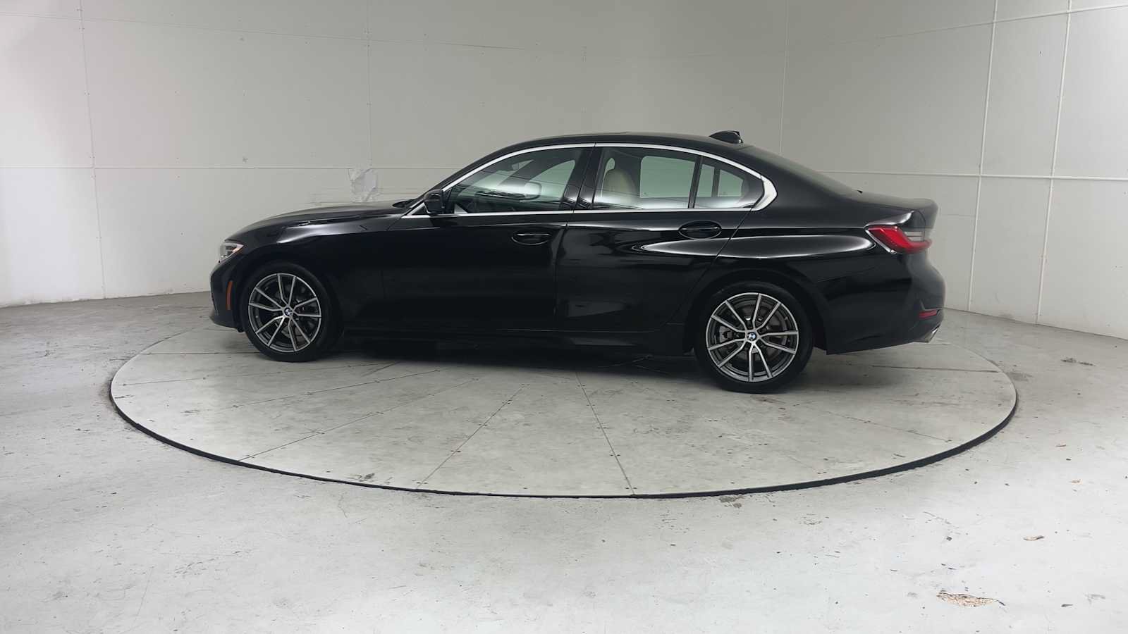 Used 2020 BMW 330i Sedan w/ Convenience Package RWD image 4