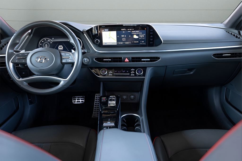 Used 2020 Hyundai Sonata SEL Plus w/ Tech Package image 27