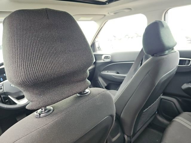 Used 2023 Hyundai Venue SEL image 20