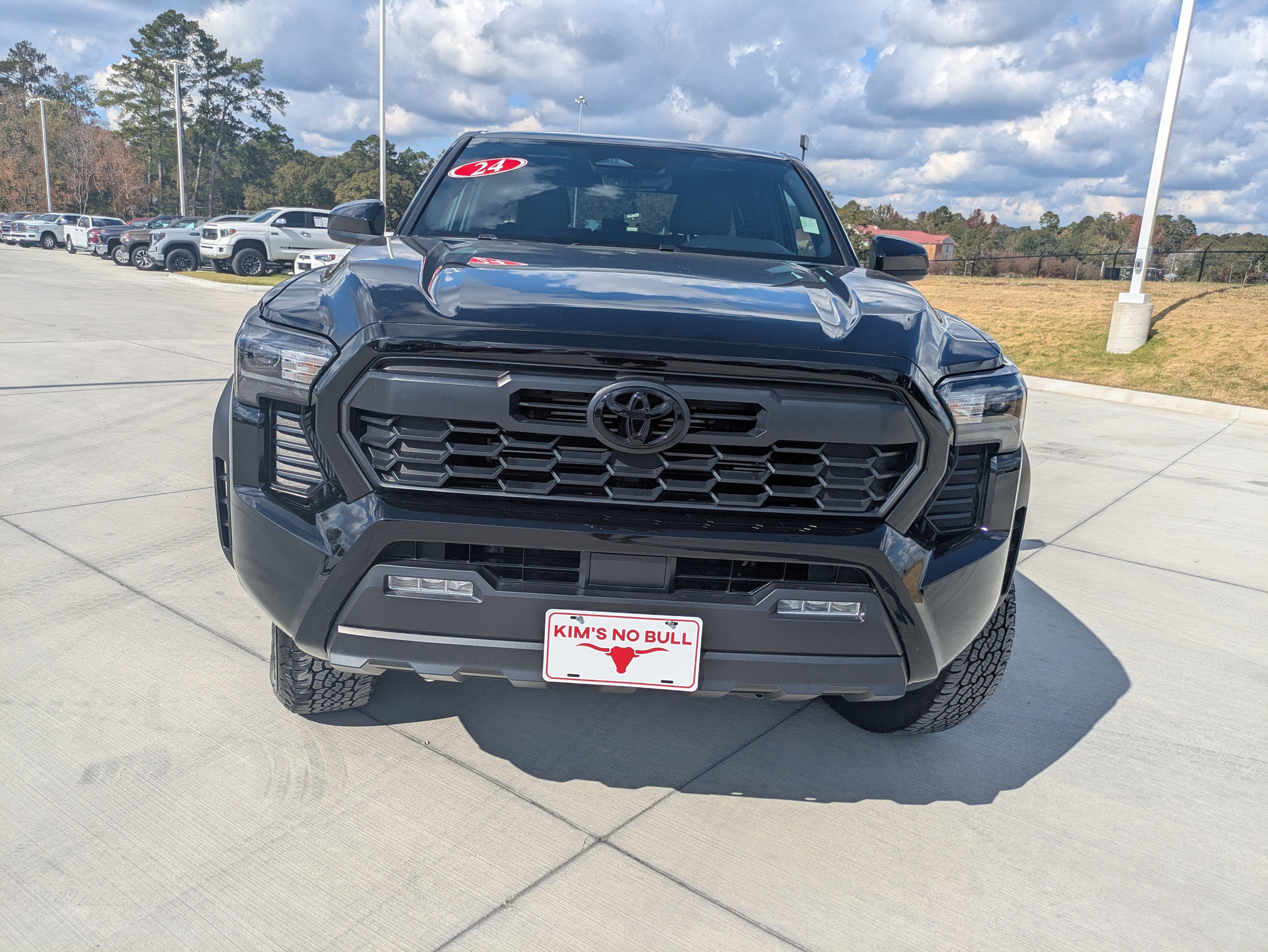 Used 2024 Toyota Tacoma TRD Off-Road image 2