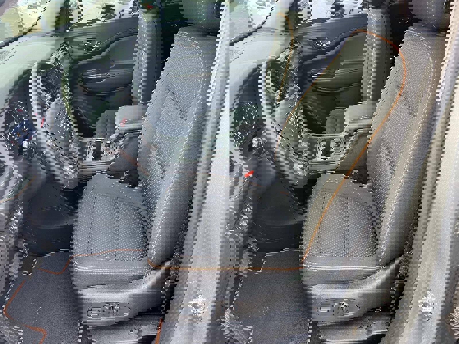 Used 2023 GMC Acadia AT4 w/ Trailering Package image 9