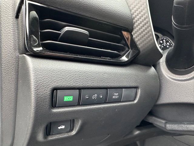 Used 2025 Nissan Sentra SV w/ Trunk Package image 18