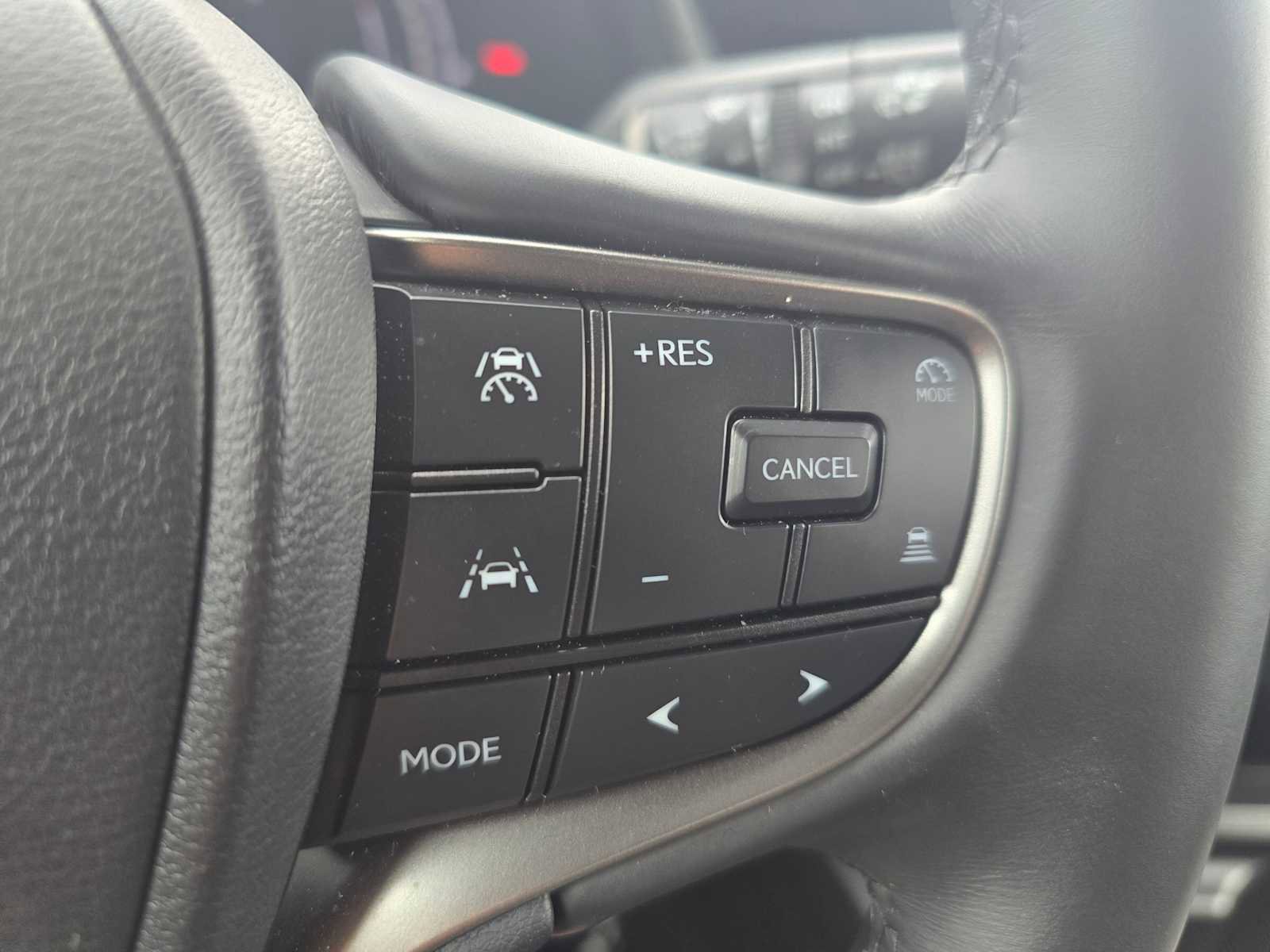 Certified 2025 Lexus UX 300h FWD w/ Accessory Package (Z2) image 32
