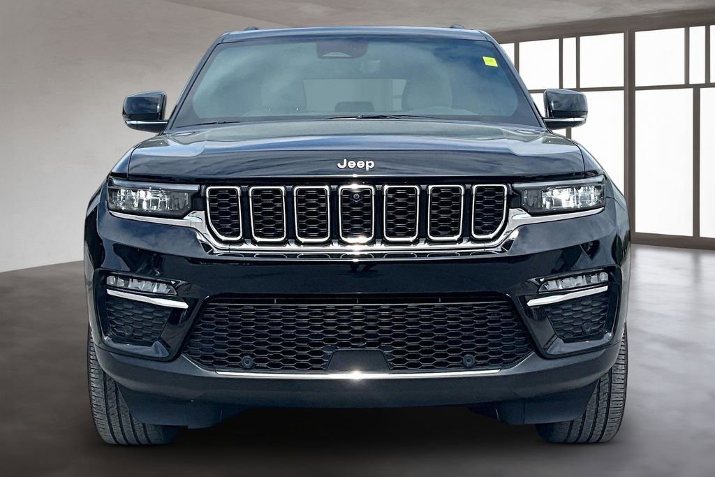 Used 2023 Jeep Grand Cherokee Limited w/ Luxury Tech Group II image 2