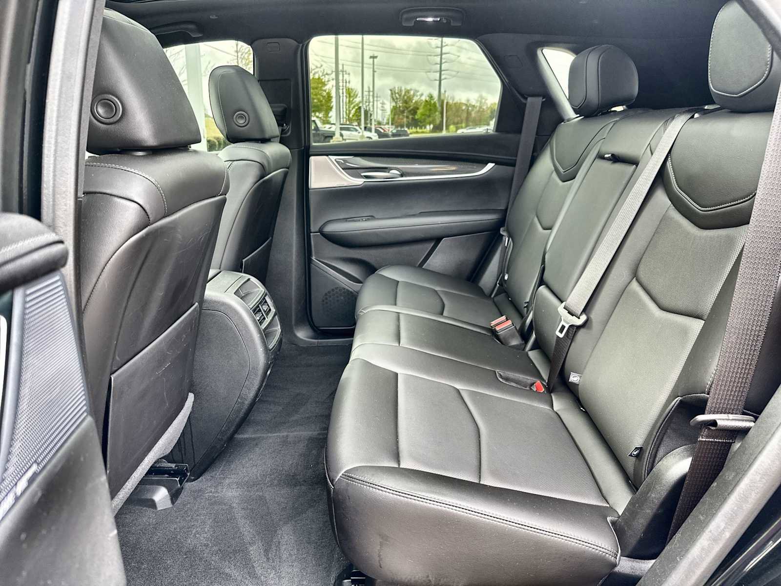 Used 2024 Cadillac XT5 Sportv w/ Technology Package AWD/4WD image 4