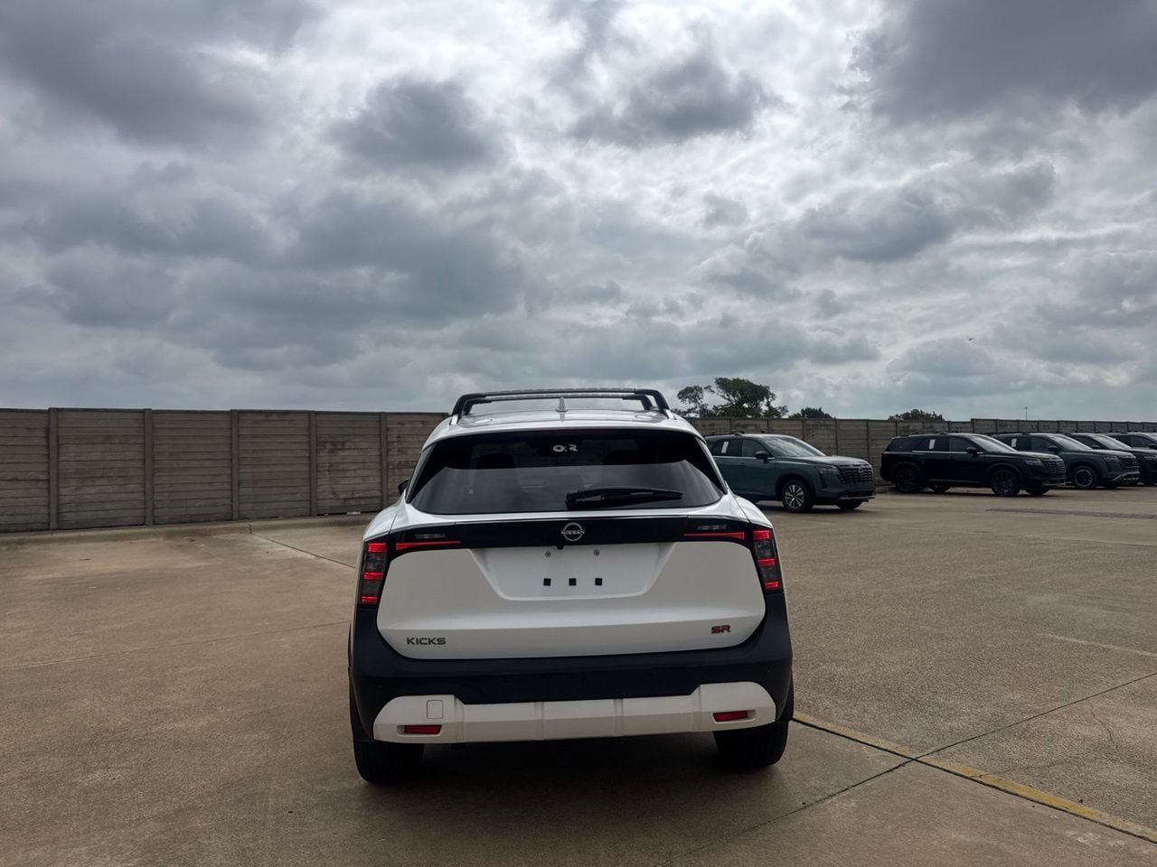 Certified 2025 Nissan Kicks SR FWD image 19