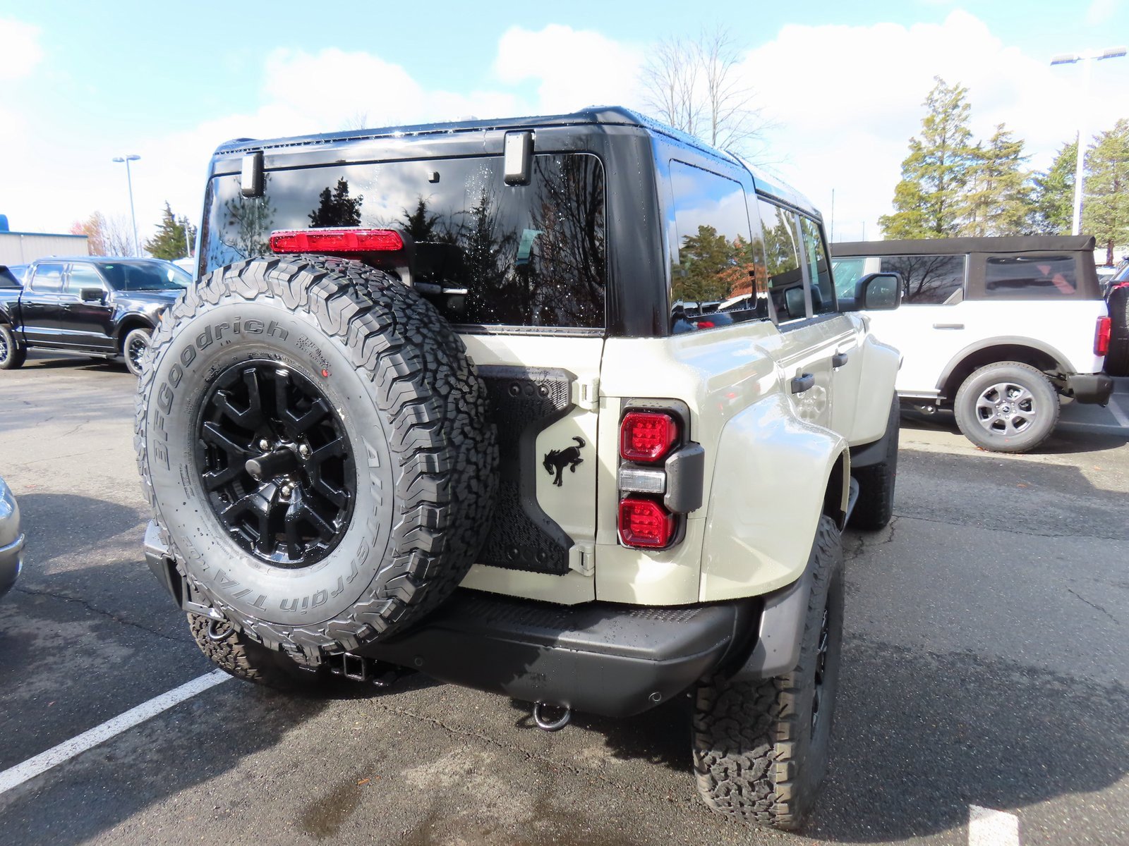 New 2025 Ford Bronco Raptor image 4