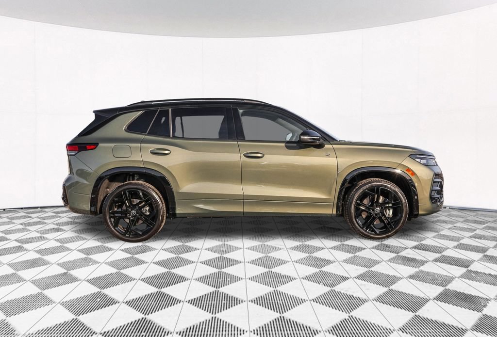New 2026 Volkswagen Tiguan SE R-Line AWD/4WD image 13