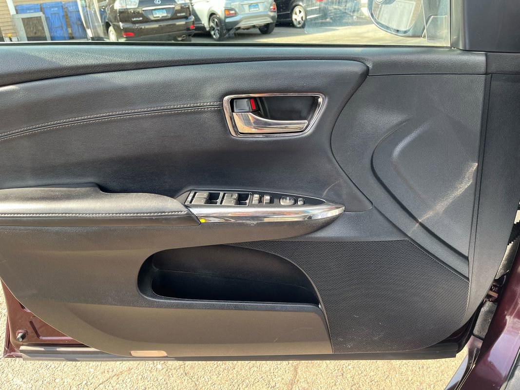 Used 2015 Toyota Avalon XLE Premium FWD image 18