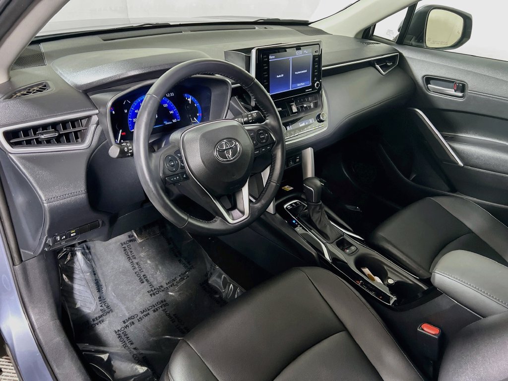 Certified 2022 Toyota Corolla Cross XLE w/ Black Badges Package (TMS) AWD/4WD image 9