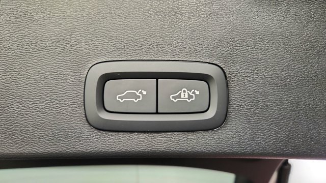 New 2026 Volvo XC40 B5 Plus w/ Climate Package AWD/4WD image 44