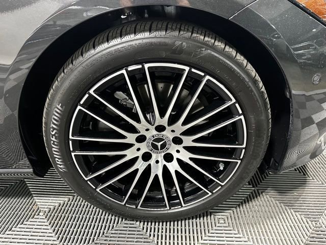 Used 2025 Mercedes-Benz C 300 4MATIC Sedan image 41