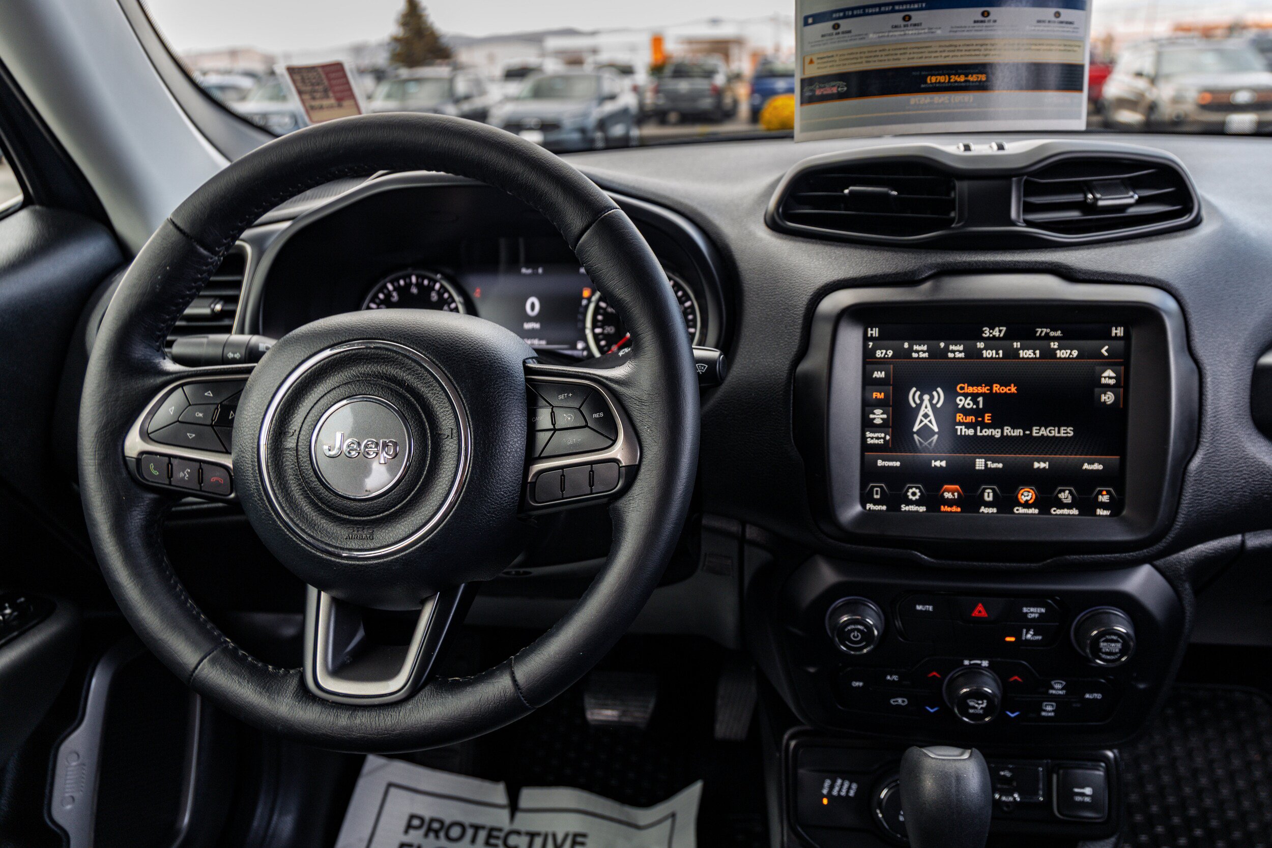 Used 2022 Jeep Renegade Latitude w/ Convenience Group AWD/4WD image 15