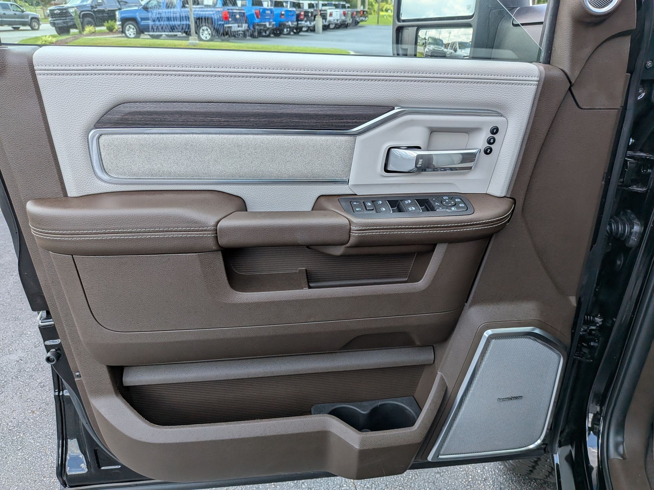 New 2026 RAM 2500 Laramie AWD/4WD image 10