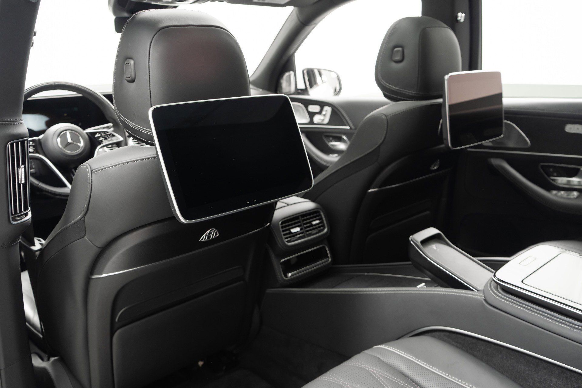 Used 2024 Mercedes-Benz Maybach GLS 600 4MATIC image 26