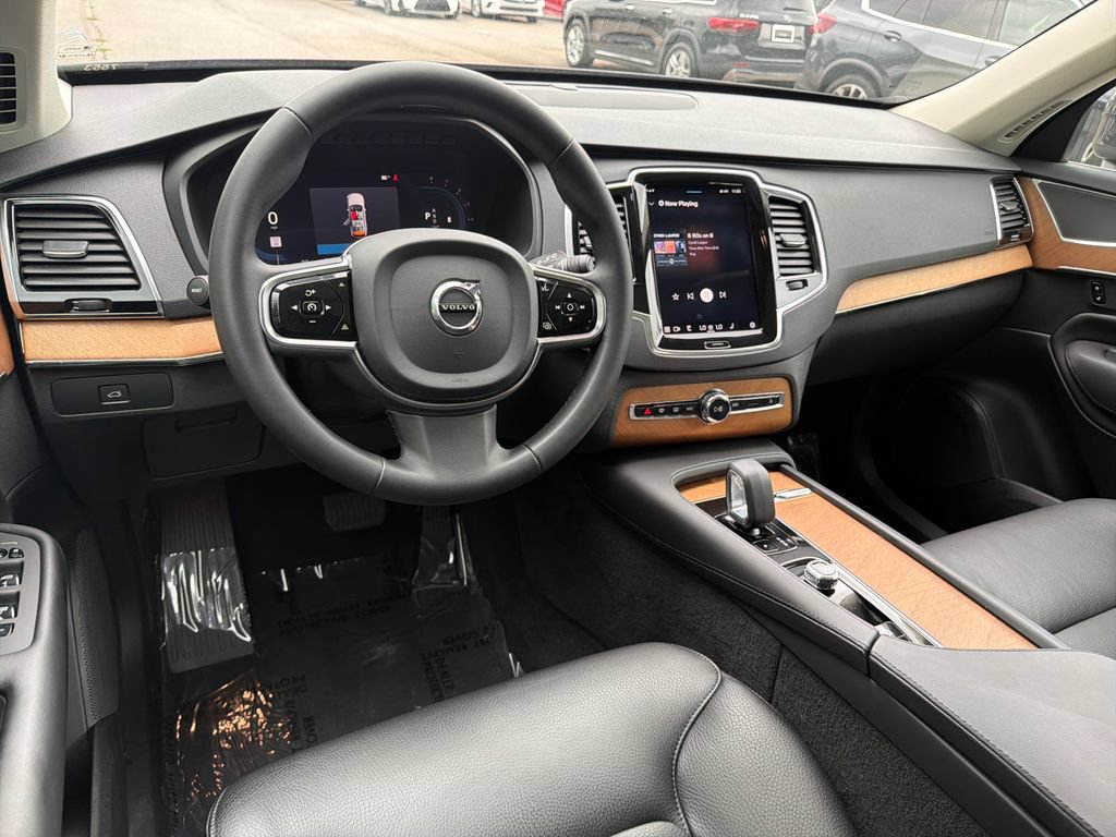 Used 2023 Volvo XC90 B6 Plus AWD/4WD image 22