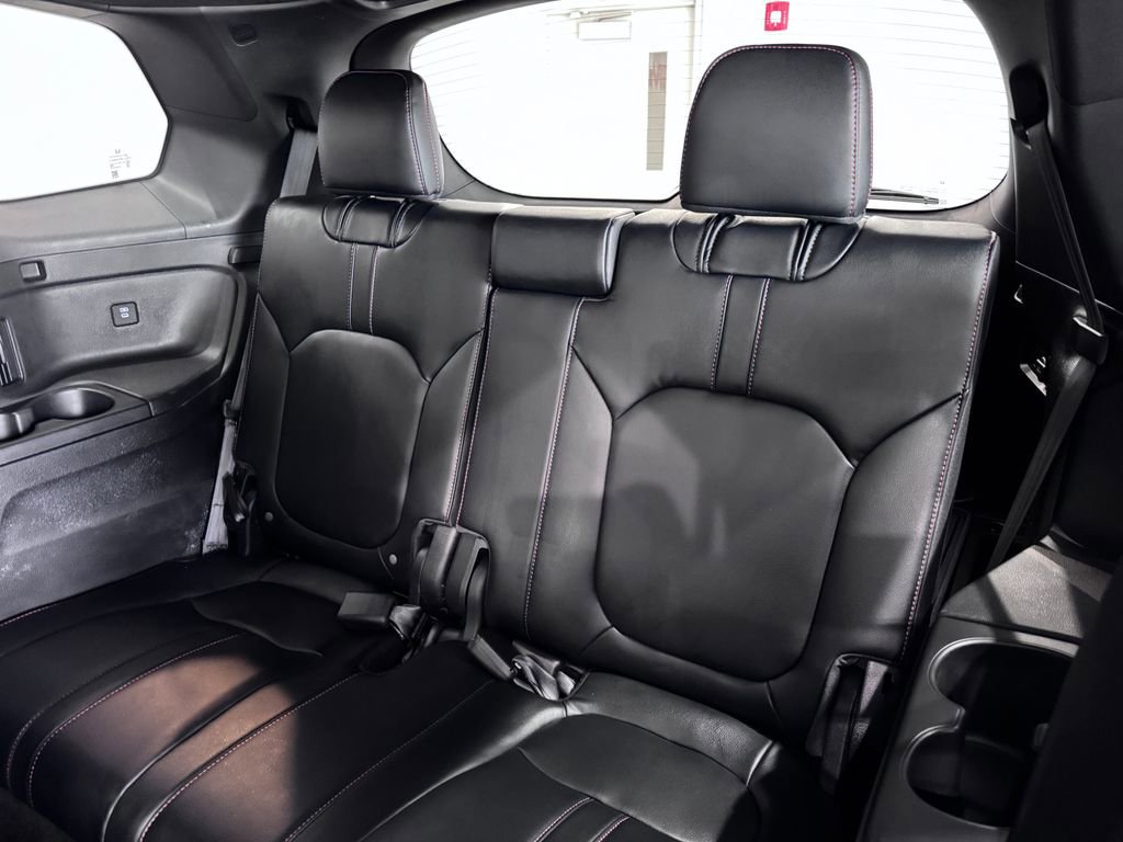 Used 2025 Honda Pilot TrailSport image 10
