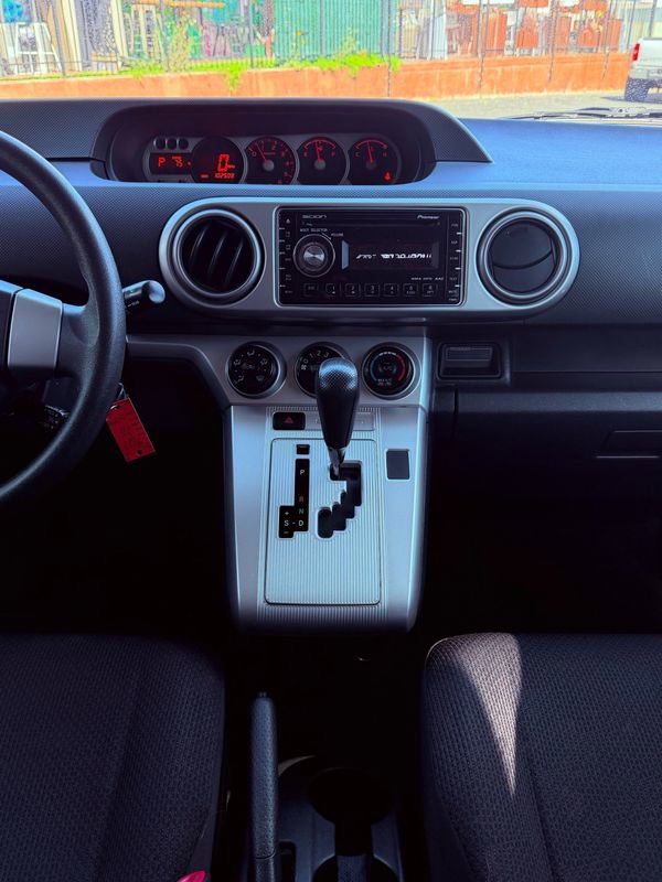Used 2009 Scion xB FWD image 22
