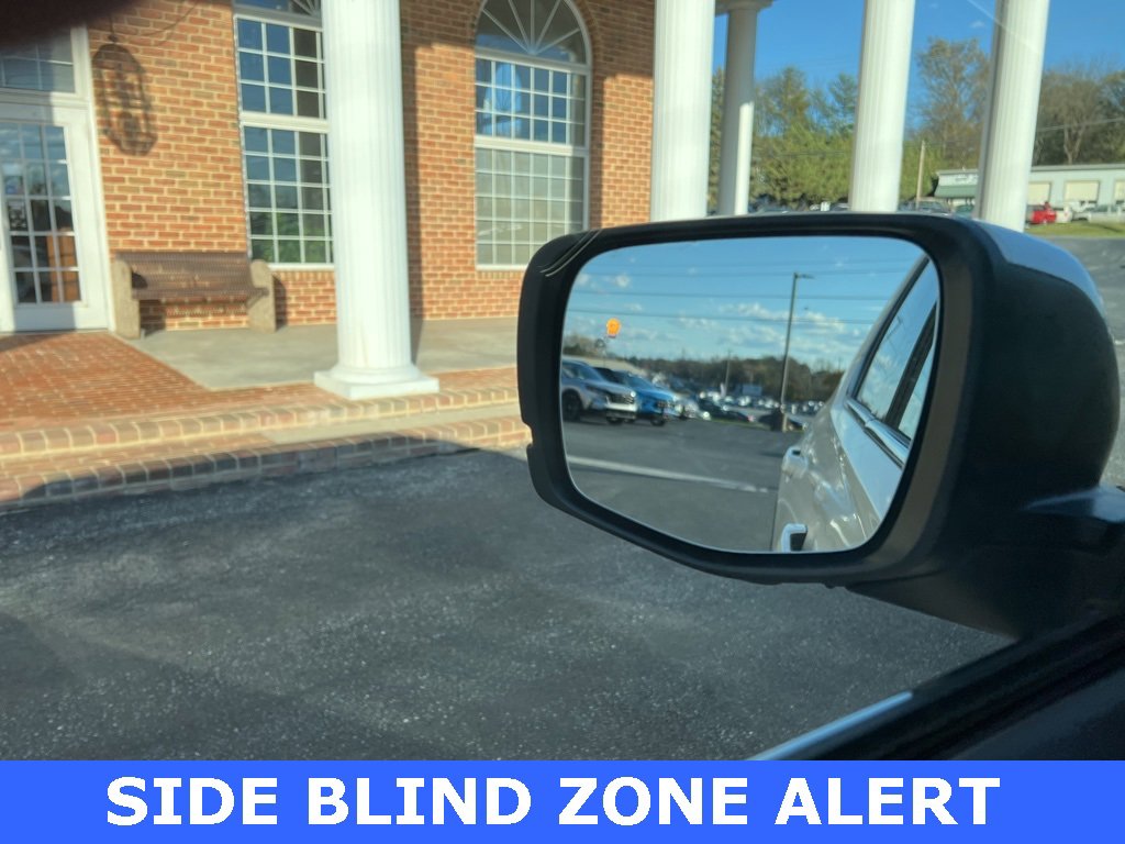 Used 2023 Honda Pilot Touring image 17