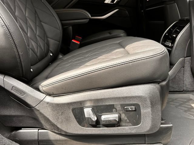 Used 2024 BMW X7 xDrive40i w/ Premium Package AWD/4WD image 35