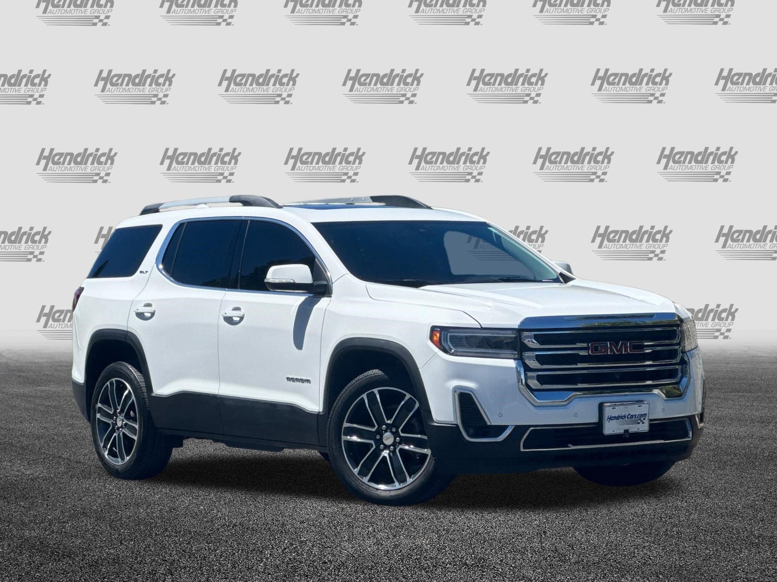 Used 2023 GMC Acadia SLT w/ Technology Package AWD/4WD image 2